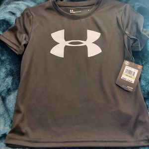 NWT Under Armour Boys Short Sleeve